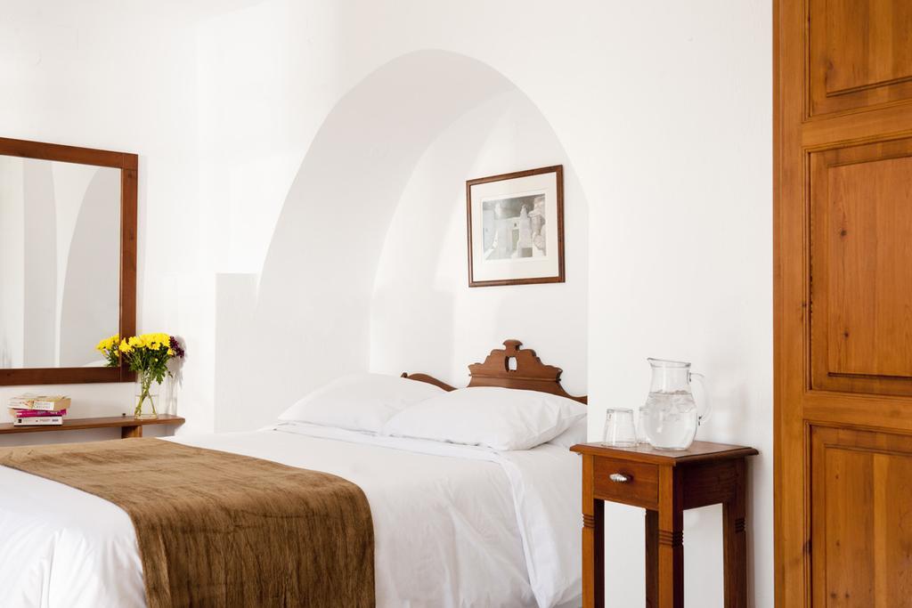 Vista Mare Suites Imerovígli Szoba fotó